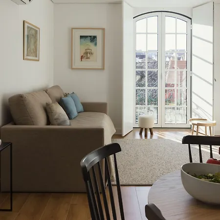 Serviced - Baixa Castelo Apartmán