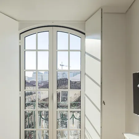 Serviced - Baixa Castelo Appartement