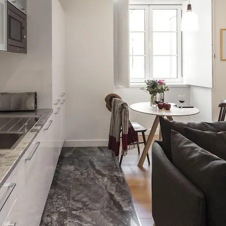 Serviced - Baixa Castelo Appartement *